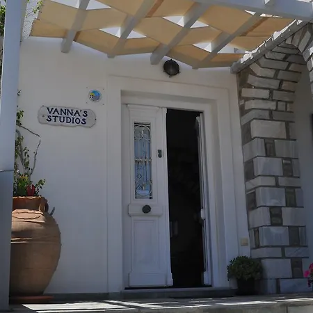 Vanna's Naousa (Paros)