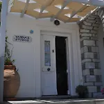 Vanna's Naousa