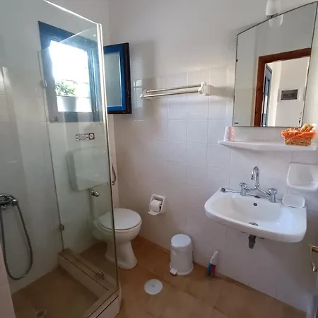 Vanna's Naousa (Paros)